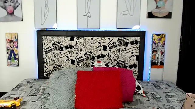 Snapshot of Rihana14 chatting on March 27, 2026, 10:43 pm Rihana14 online show from March 27, 2026, 10:43 pm