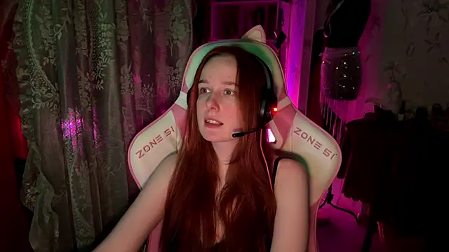 Snapshot of pearl_princess_ chatting on June 29, 2026, 7:35 pm pearl princess online show from June 29, 2026, 7:35 pm