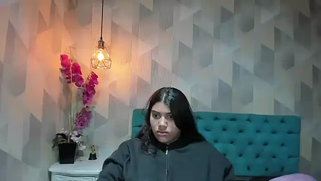 LindaBreeS online show from December 21, 2025, 4:41 pm