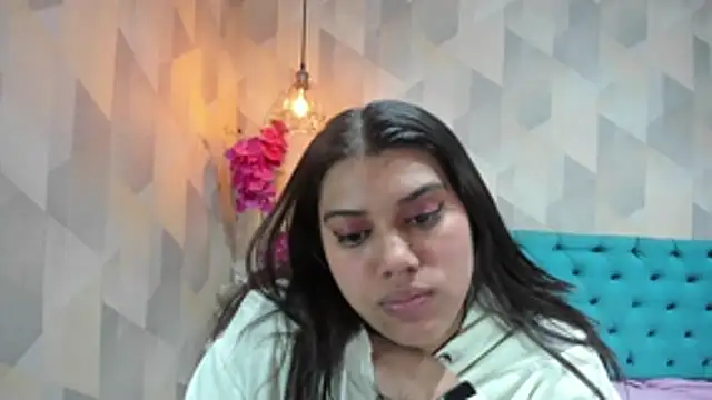 Snapshot of LindaBreeS chatting on June 11, 2026, 2:25 pm LindaBreeS online show from June 11, 2026, 2:25 pm
