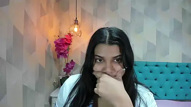 Snapshot of LindaBreeS chatting on July 20, 2026, 2:19 pm LindaBreeS online show from July 20, 2026, 2:19 pm