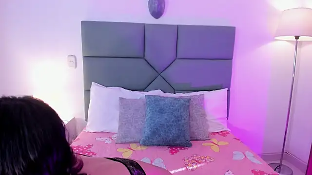 HanaWayne online show from December 2, 2024, 12:13 pm