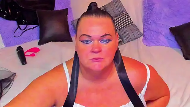 MilanaBiegert online show from September 23, 2025, 7:10 pm