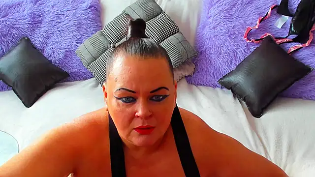 MilanaBiegert online show from September 30, 2025, 7:58 am