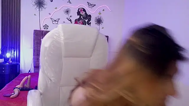 elena detroya online show from October 9, 2025, 1:11 pm