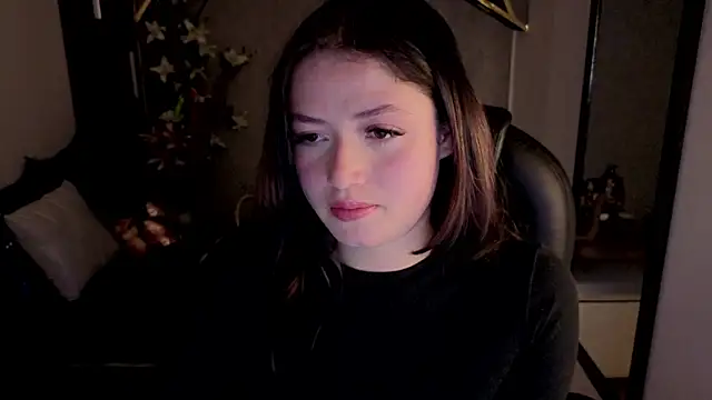 Snapshot of almma_shy chatting on November 20, 2025, 1:34 pm almma shy online show from November 20, 2025, 1:34 pm