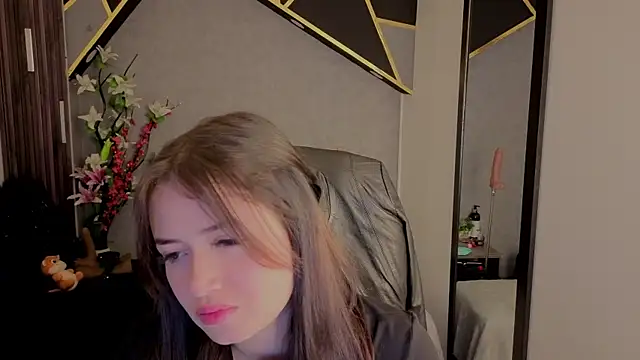 Snapshot of almma_shy chatting on October 9, 2025, 1:22 pm almma shy online show from October 9, 2025, 1:22 pm