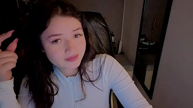 Snapshot of almma_shy chatting on October 16, 2025, 1:19 pm almma shy online show from October 16, 2025, 1:19 pm