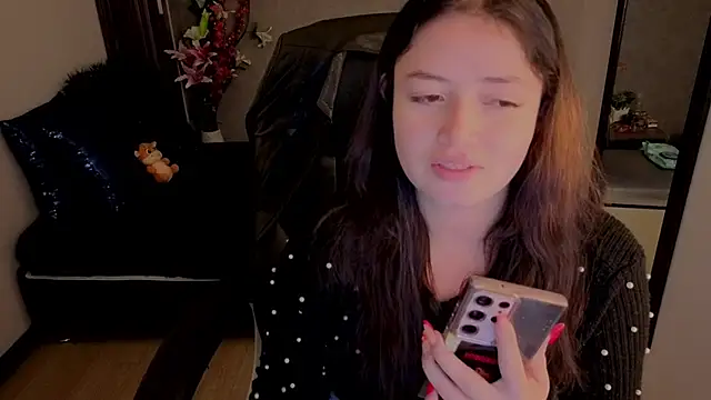 Snapshot of almma_shy chatting on October 21, 2025, 1:21 pm almma shy online show from October 21, 2025, 1:21 pm