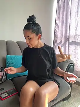 Nikothyna online show from December 17, 2025, 6:35 pm