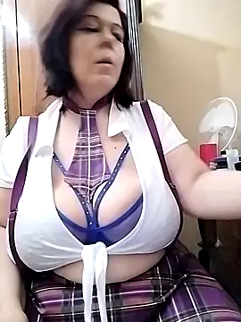 Lucia8600 online show from May 3, 2026, 7:39 pm