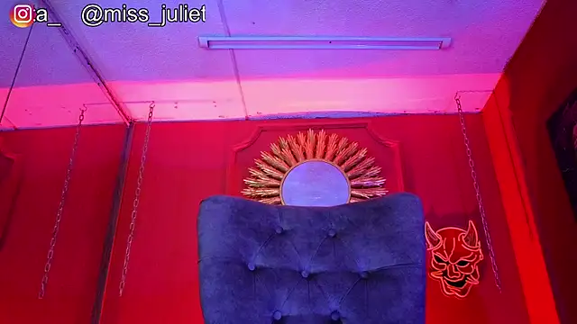 Snapshot of Julieta_Russell chatting on July 28, 2026, 2:46 pm Julieta Russell online show from July 28, 2026, 2:46 pm