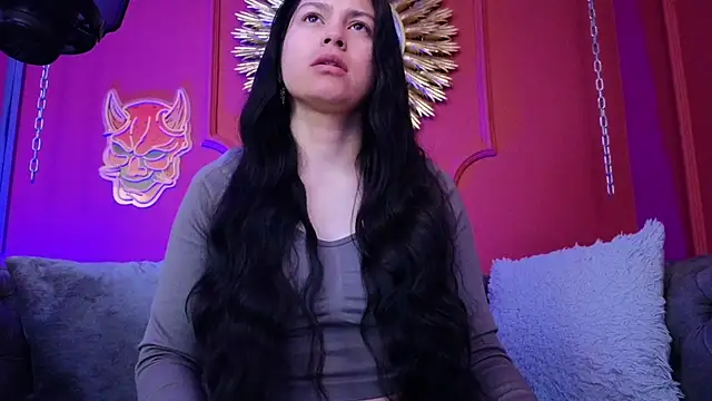 Julieta Russell online show from February 23, 2026, 12:06 pm