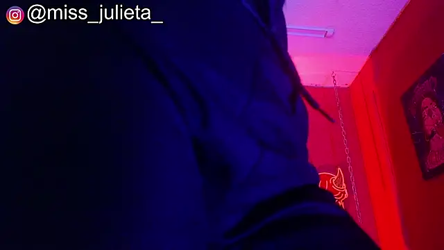 Snapshot of Julieta_Russell chatting on July 15, 2026, 12:23 pm Julieta Russell online show from July 15, 2026, 12:23 pm
