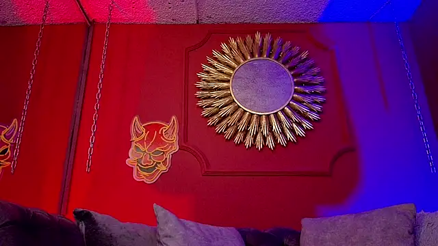 Julieta Russell online show from September 25, 2025, 12:00 pm