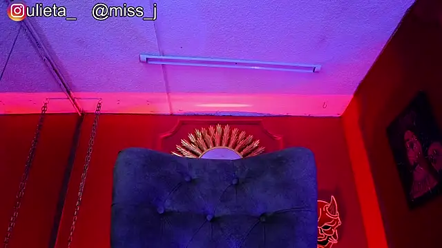 Snapshot of Julieta_Russell chatting on August 6, 2026, 11:27 am Julieta Russell online show from August 6, 2026, 11:27 am