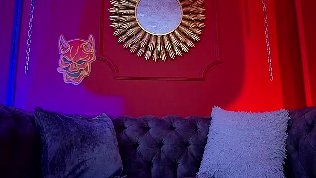 Julieta Russell online show from September 17, 2025, 12:40 pm