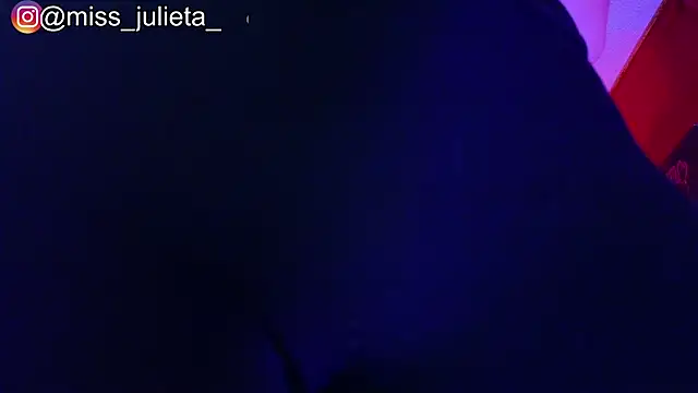 Snapshot of Julieta_Russell chatting on August 3, 2026, 11:38 am Julieta Russell online show from August 3, 2026, 11:38 am
