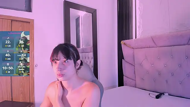 laurem-paulette online show from September 14, 2025, 12:49 pm