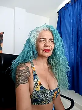 freyadevil333 online show from December 4, 2025, 2:38 pm