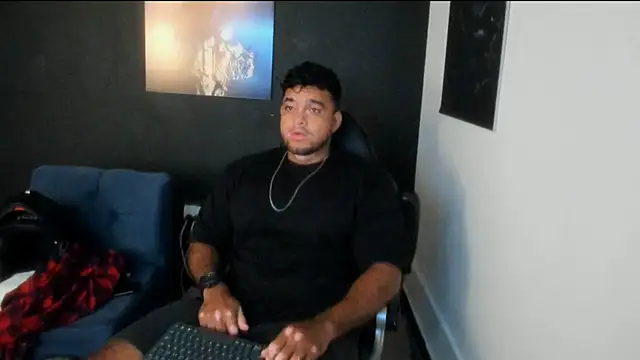 Big furry bear13 online show from November 20, 2025, 12:39 pm