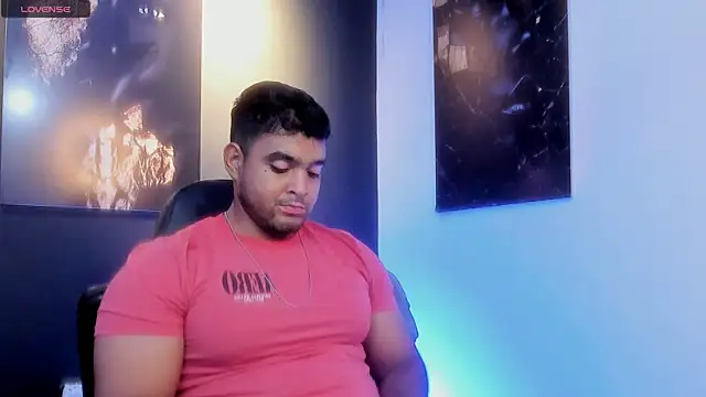 Big furry bear13 online show from October 10, 2025, 4:46 am