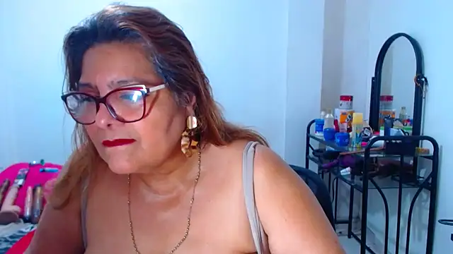 maturehot649 online show from March 5, 2026, 2:13 pm