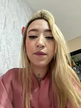 MollyCruz online show from June 19, 2026, 2:17 am