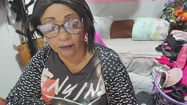Snapshot of Mrs_mommy_ chatting on June 7, 2026, 10:04 pm Mrs mommy online show from June 7, 2026, 10:04 pm