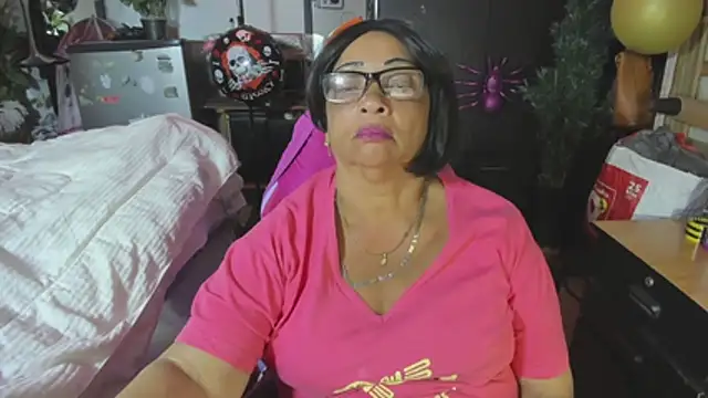 Mrs mommy  online show from November 7, 2025, 10:03 pm