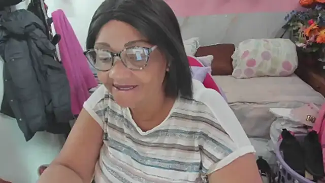 Snapshot of Mrs_mommy_ chatting on June 6, 2026, 6:57 pm Mrs mommy online show from June 6, 2026, 6:57 pm