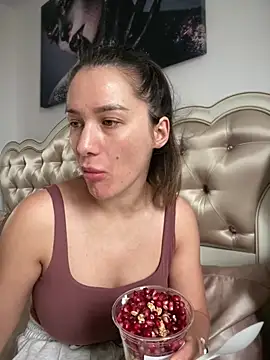 HotXMom online show from June 15, 2026, 6:57 am