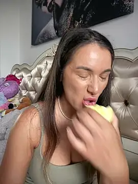 HotXMom online show from July 3, 2026, 6:20 am