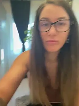 HotXMom online show from June 1, 2026, 5:07 am
