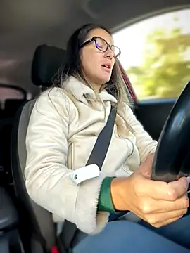 HotXMom online show from September 26, 2025, 5:47 am