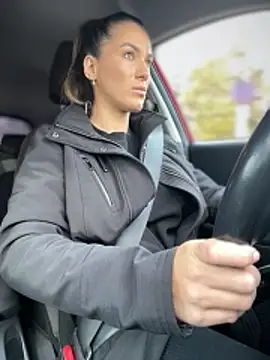 HotXMom online show from October 30, 2025, 6:55 am