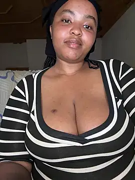 Linahlove online show from March 18, 2025, 11:44 am