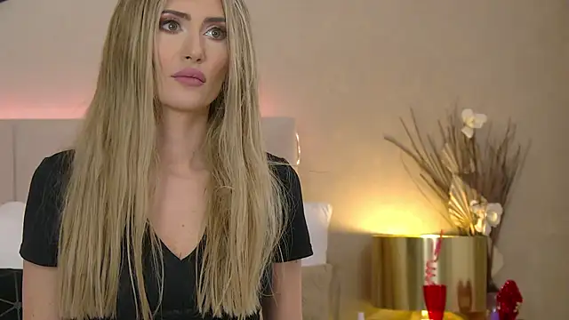 EvellineClaire online show from March 18, 2025, 7:33 am