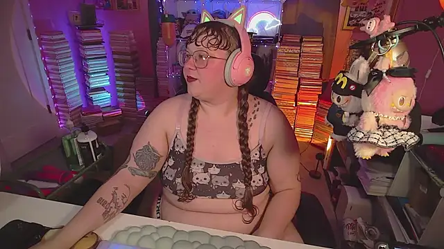 FatVeronica online show from July 1, 2026, 5:24 pm