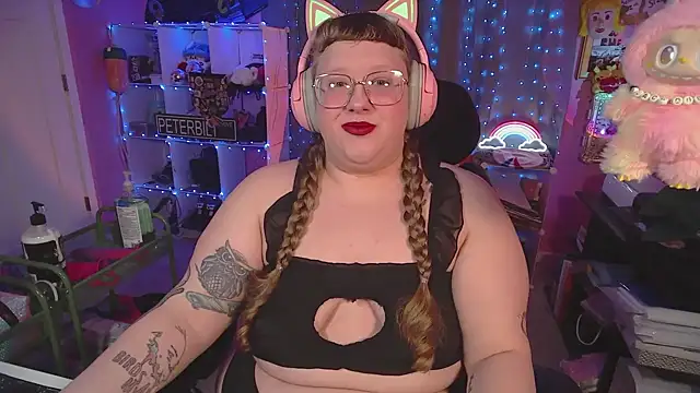 Snapshot of FatVeronica chatting on March 15, 2026, 11:39 am FatVeronica online show from March 15, 2026, 11:39 am