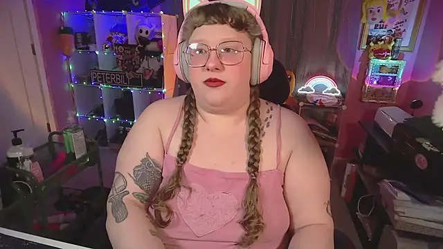 Snapshot of FatVeronica chatting on February 26, 2026, 1:38 am FatVeronica online show from February 26, 2026, 1:38 am