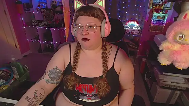 Snapshot of FatVeronica chatting on February 20, 2026, 6:21 pm FatVeronica online show from February 20, 2026, 6:21 pm