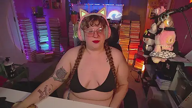 FatVeronica online show from July 8, 2026, 5:13 pm