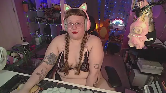 Snapshot of FatVeronica chatting on March 24, 2026, 5:13 pm FatVeronica online show from March 24, 2026, 5:13 pm