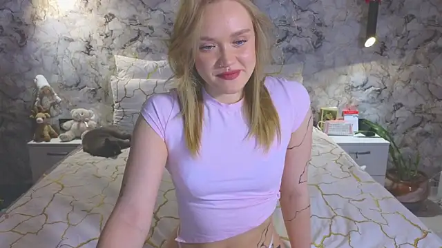 Snapshot of Aurora_Golden1 chatting on March 8, 2026, 12:38 am Aurora Golden1 online show from March 8, 2026, 12:38 am