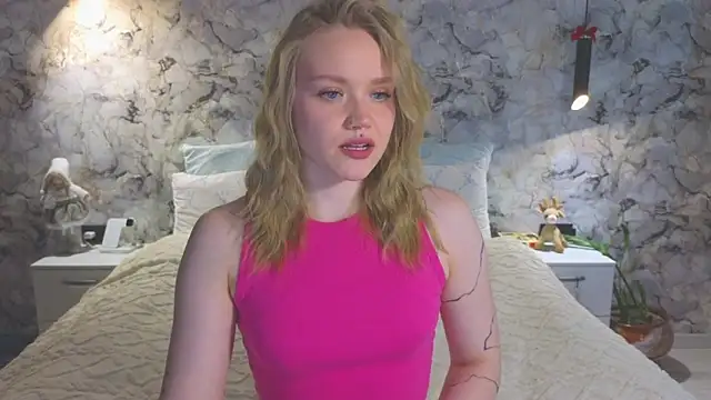 Aurora Golden1 online show from June 4, 2026, 12:43 pm