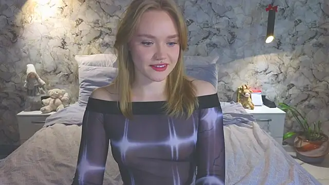 Snapshot of Aurora_Golden1 chatting on March 25, 2026, 2:44 am Aurora Golden1 online show from March 25, 2026, 2:44 am