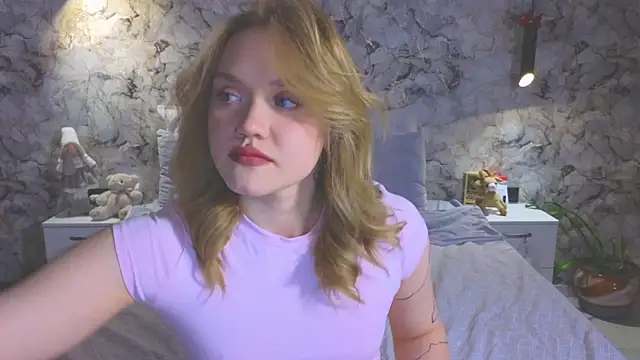 Snapshot of Aurora_Golden1 chatting on March 26, 2026, 12:53 am Aurora Golden1 online show from March 26, 2026, 12:53 am