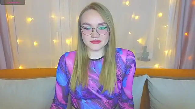 Aurora Golden1 online show from March 6, 2025, 4:07 pm