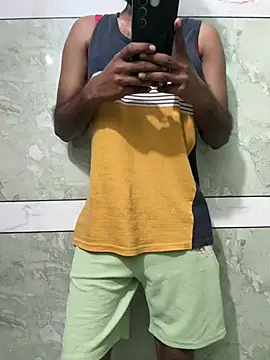 Snapshot of Bluelover0812 chatting on February 21, 2025, 8:38 pm Bluelover0812 online show from February 21, 2025, 8:38 pm